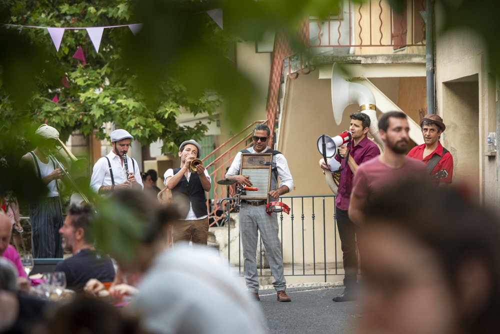 Le succès du premier Rosé Day à Pierrevert - AMPELO - Vins de Haute ...